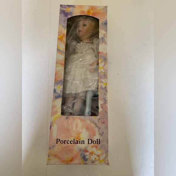 Collectible 16” porcelain doll ballerina blond ballet dancer white tutus point - Picture 8 of 10